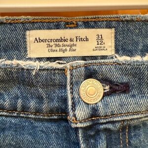 Abercrombie & Fitch Ultra High Rise 90’s Straight Blue Jeans